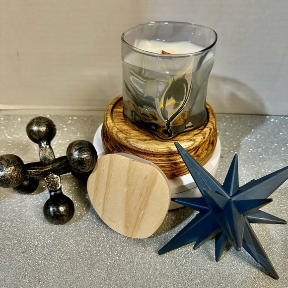 VANILLA SUNKIST SCENT UNLEASHED LLC LUXURY HAND POURED SCENTED CANDLES.… - Picture 4 of 4